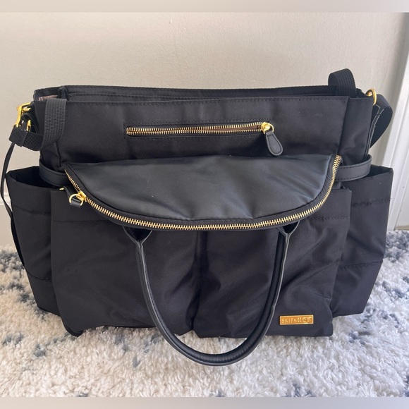 Skip Hop Chelsea Chic Diaper Bag - Picture 4 of 8